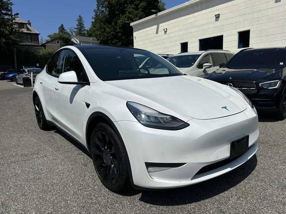 TESLA MODEL Y 2020 5YJYGDEF7LF002773 image